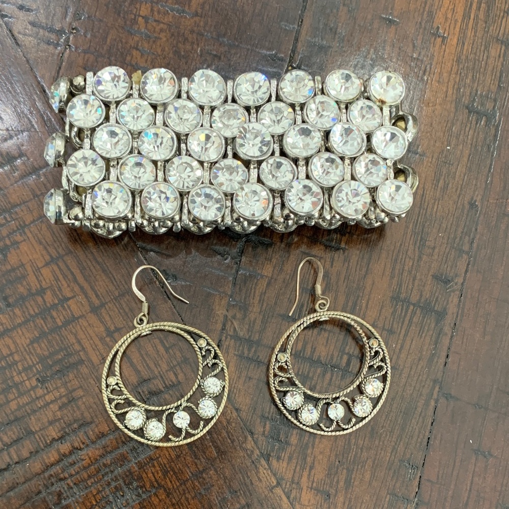 Silver bracelet & earrings